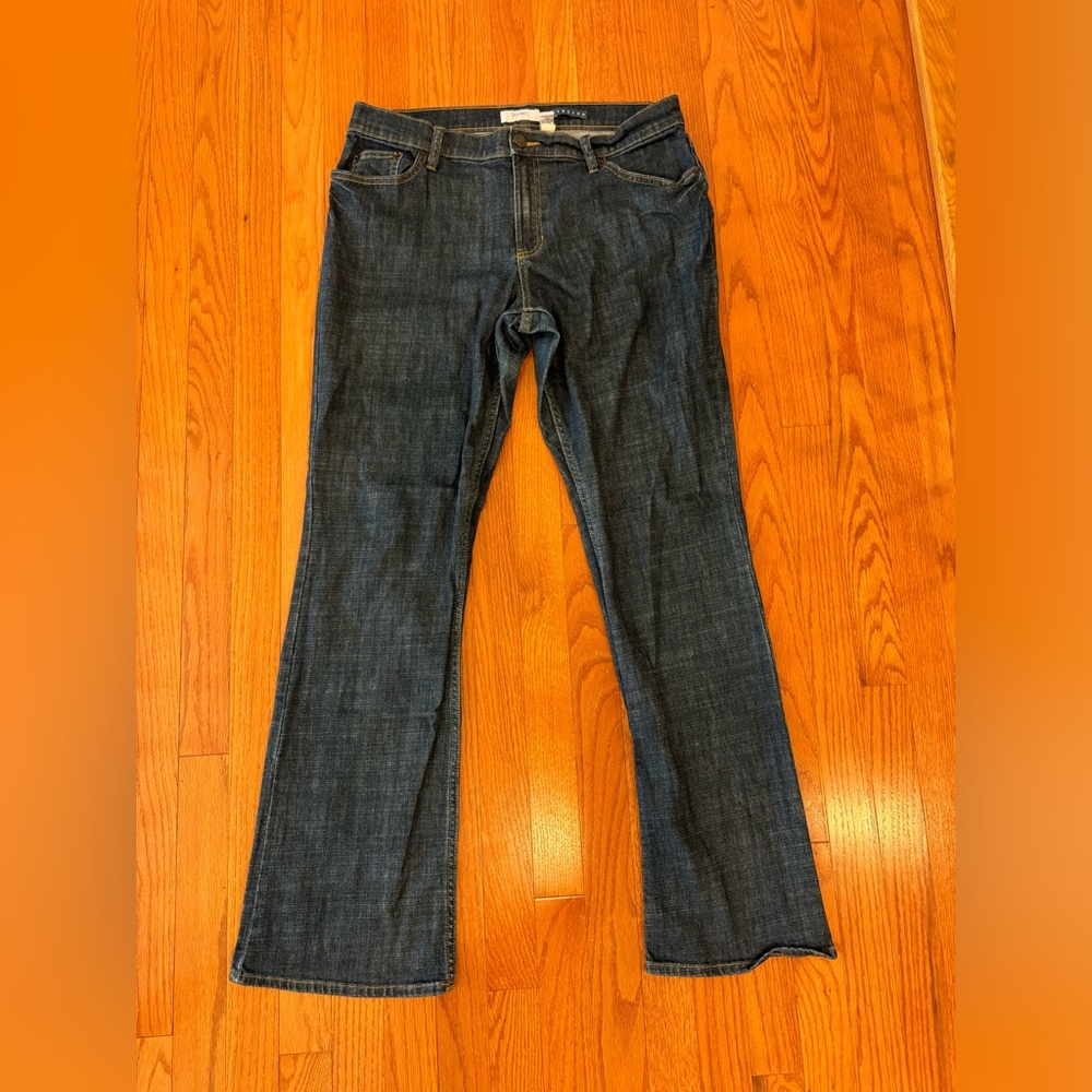 Women’s blue jeans stretch, size 14, great condition